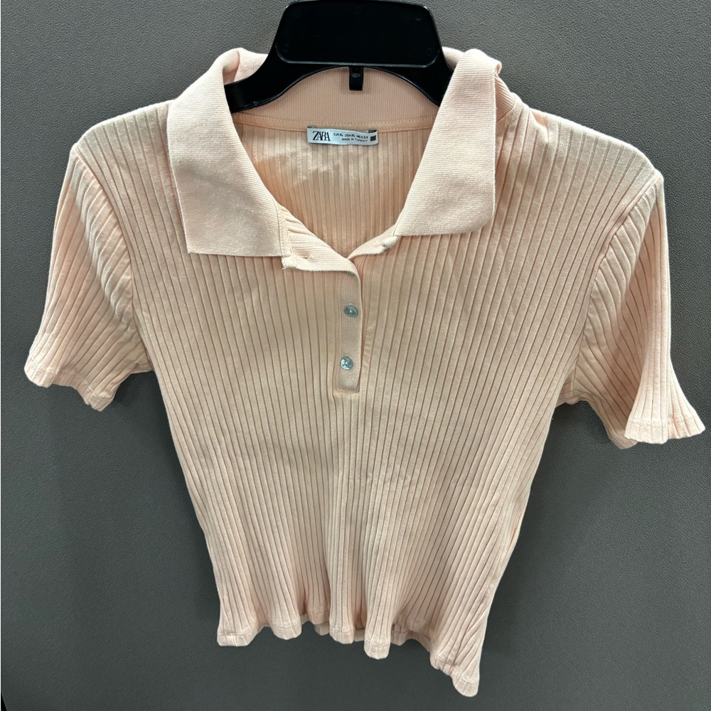 Zara Women's Ribbed Button Down Shirt in Light Peach